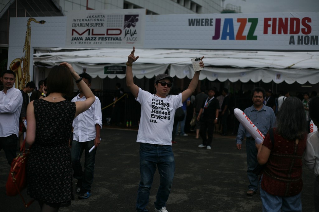 DJ Nom attending Indonesia's renowned Java Jazz concert in 2012 where like-minded jazz heads congregate without being asses to anyone else.